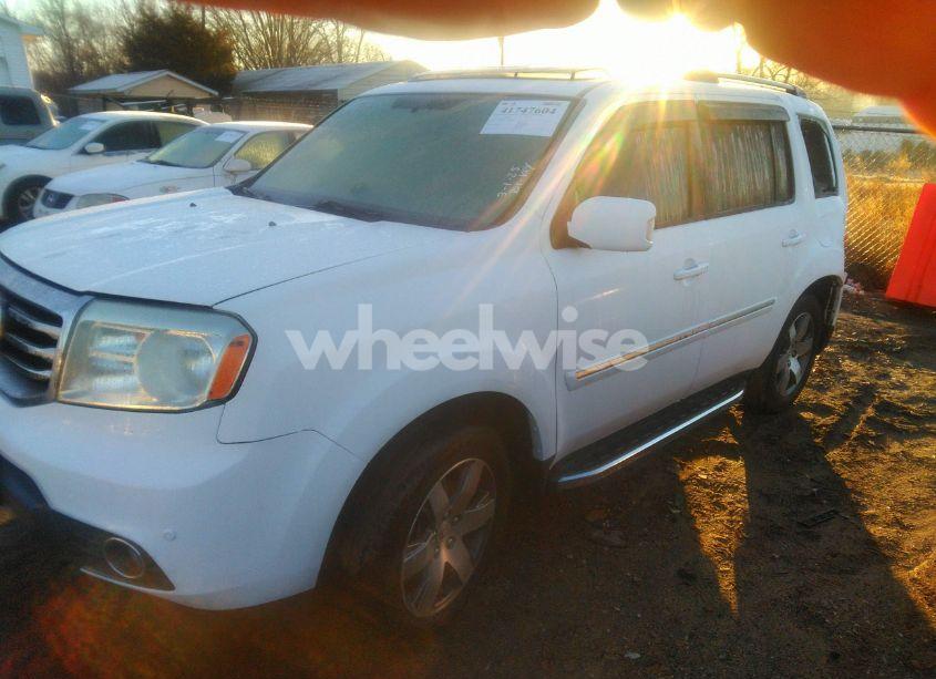 Photo 2 of 2015 Honda Pilot TOURING (VIN 5FNYF4H91FB066966)