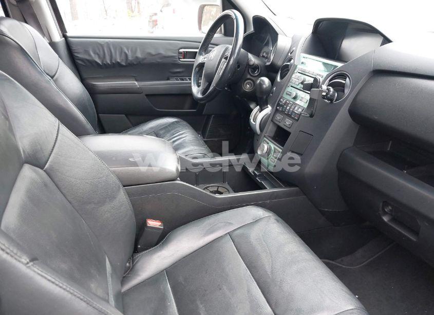 Photo 5 of 2011 Honda Pilot TOURING (VIN 5FNYF4H92BB006334)