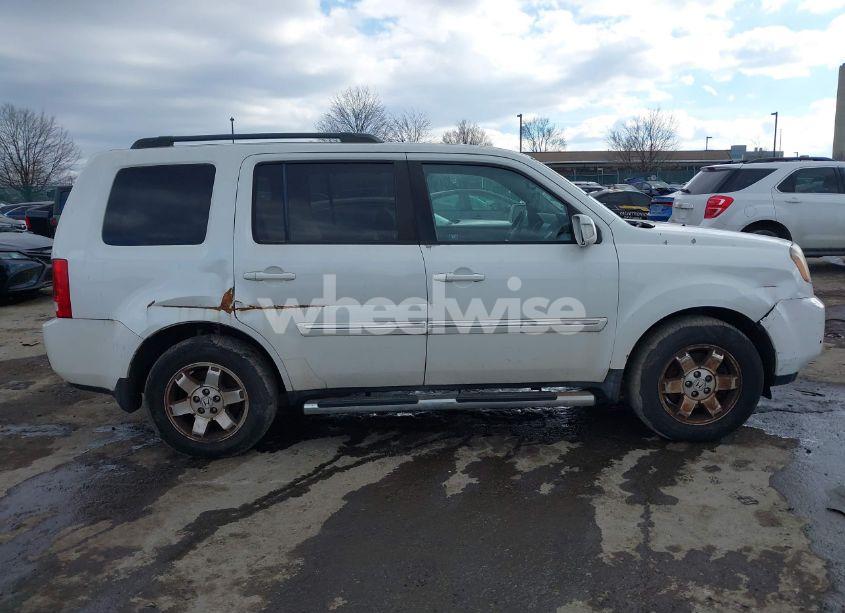 Photo 13 of 2011 Honda Pilot TOURING (VIN 5FNYF4H92BB037647)