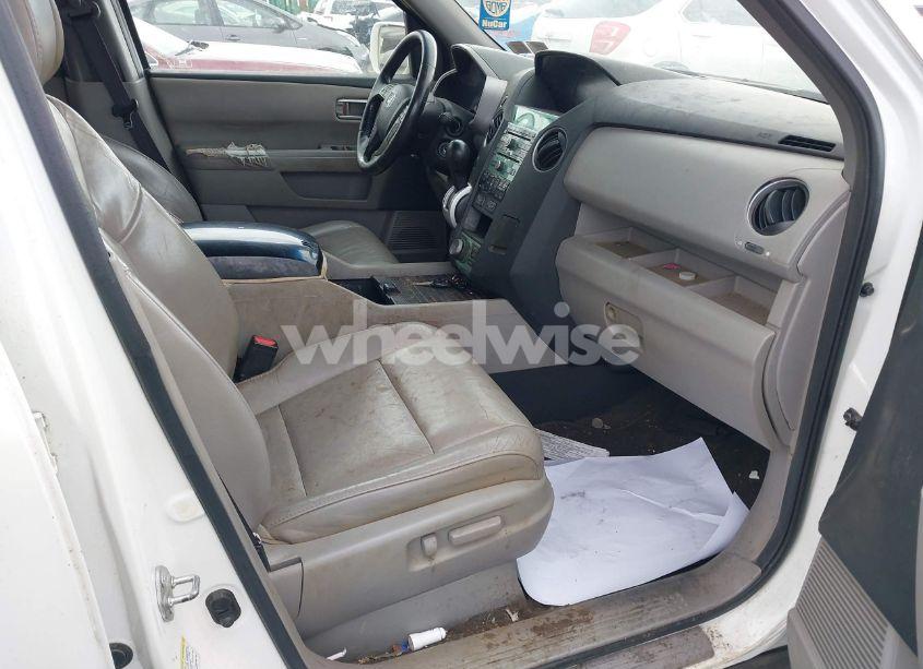 Photo 5 of 2011 Honda Pilot TOURING (VIN 5FNYF4H92BB037647)