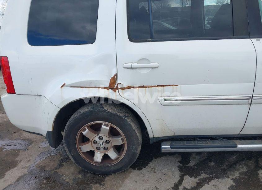 Photo 6 of 2011 Honda Pilot TOURING (VIN 5FNYF4H92BB037647)