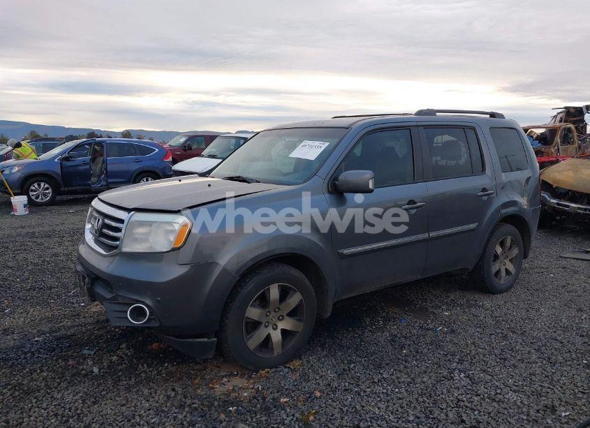 Photo 2 of 2013 Honda Pilot TOURING (VIN 5FNYF4H92DB022102)