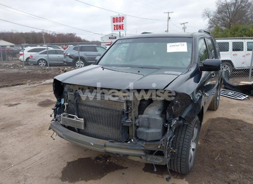 Photo 2 of 2013 Honda Pilot TOURING (VIN 5FNYF4H92DB026943)