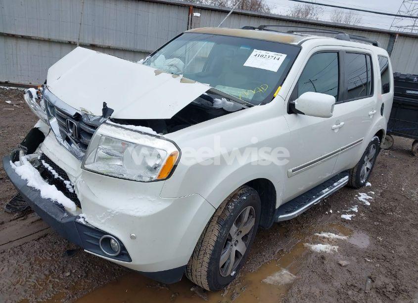 Photo 2 of 2014 Honda Pilot TOURING (VIN 5FNYF4H92EB001123)