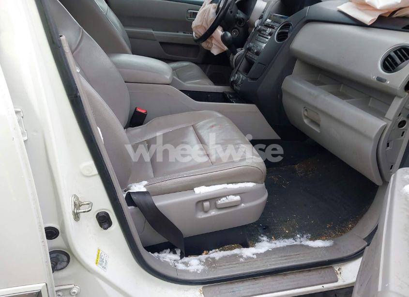 Photo 5 of 2014 Honda Pilot TOURING (VIN 5FNYF4H92EB001123)