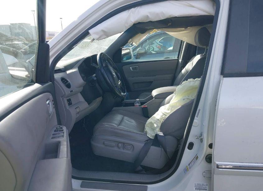 Photo 5 of 2014 Honda Pilot TOURING (VIN 5FNYF4H92EB027303)