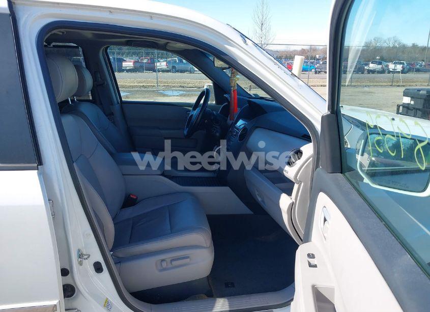 Photo 5 of 2014 Honda Pilot TOURING (VIN 5FNYF4H92EB044666)