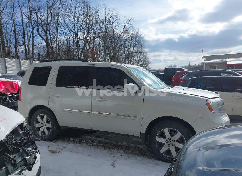 Photo 14 of 2015 Honda Pilot TOURING (VIN 5FNYF4H92FB012575)