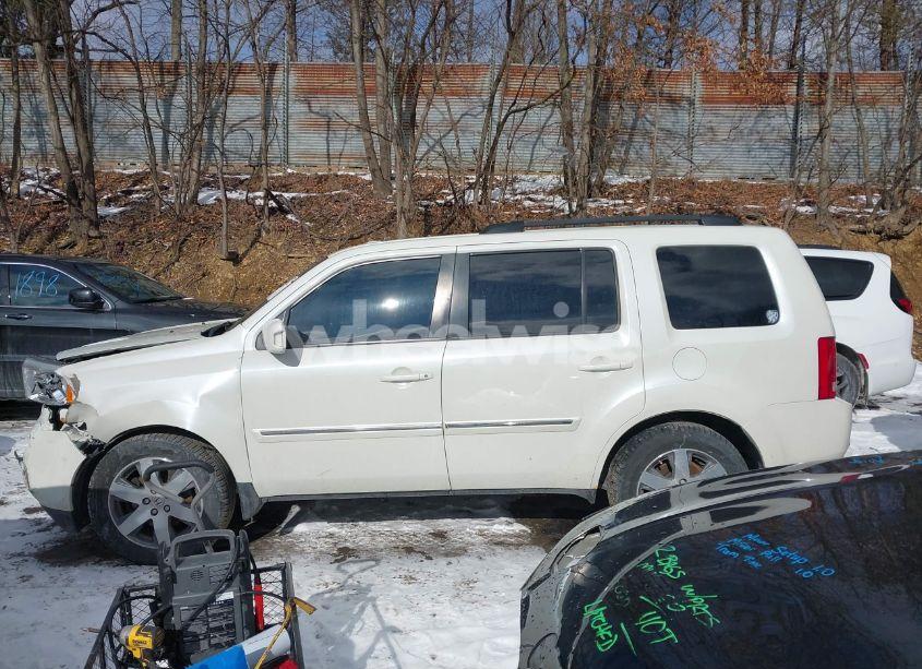 Photo 15 of 2015 Honda Pilot TOURING (VIN 5FNYF4H92FB012575)