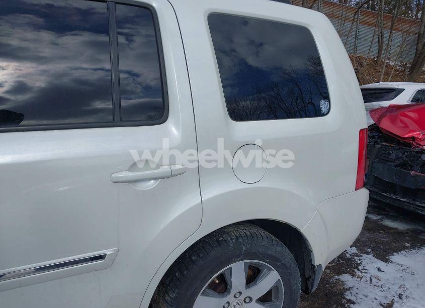 Photo 19 of 2015 Honda Pilot TOURING (VIN 5FNYF4H92FB012575)