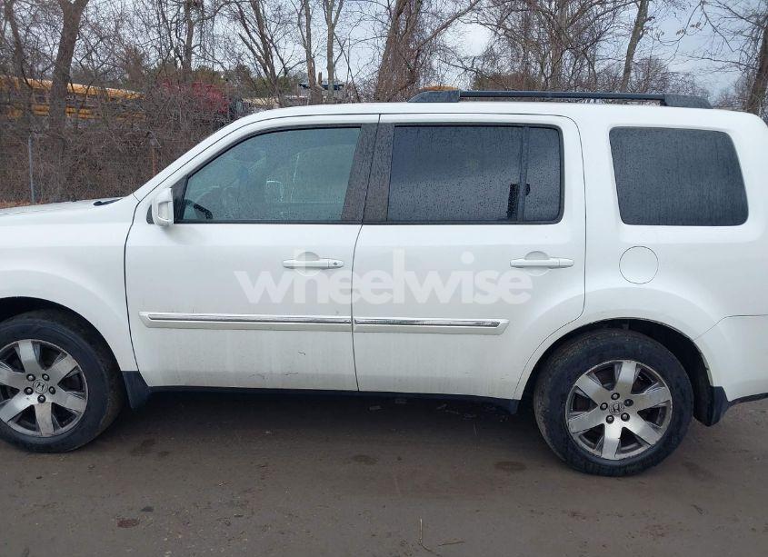 Photo 15 of 2015 Honda Pilot TOURING (VIN 5FNYF4H92FB042384)