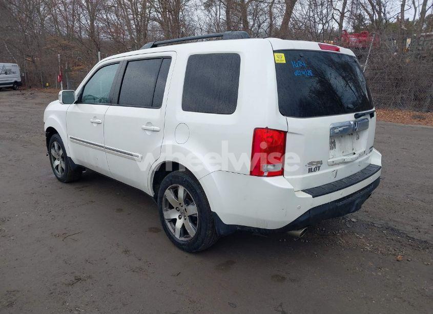 Photo 3 of 2015 Honda Pilot TOURING (VIN 5FNYF4H92FB042384)