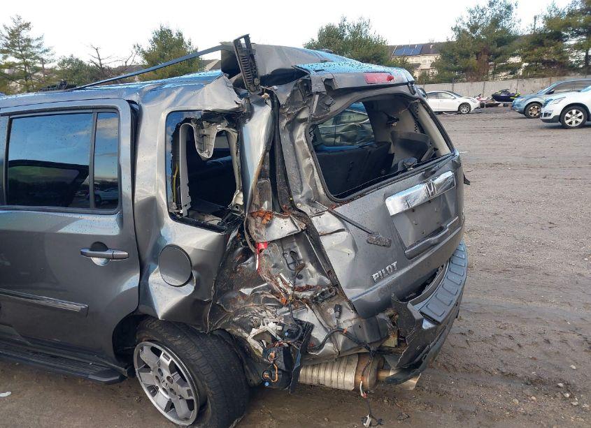 Photo 6 of 2011 Honda Pilot TOURING (VIN 5FNYF4H93BB064226)