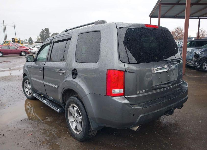 Photo 3 of 2011 Honda Pilot TOURING (VIN 5FNYF4H93BB066879)