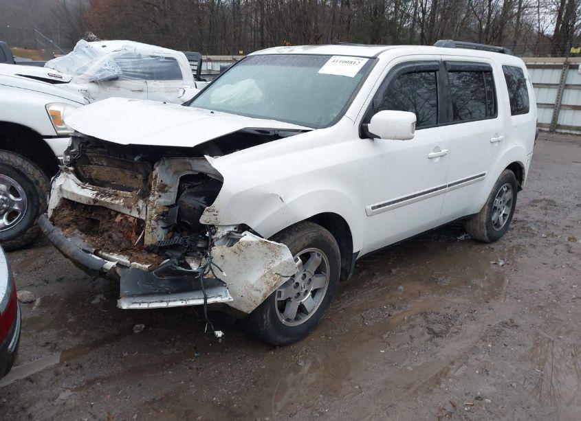 Photo 2 of 2011 Honda Pilot TOURING (VIN 5FNYF4H93BB069345)