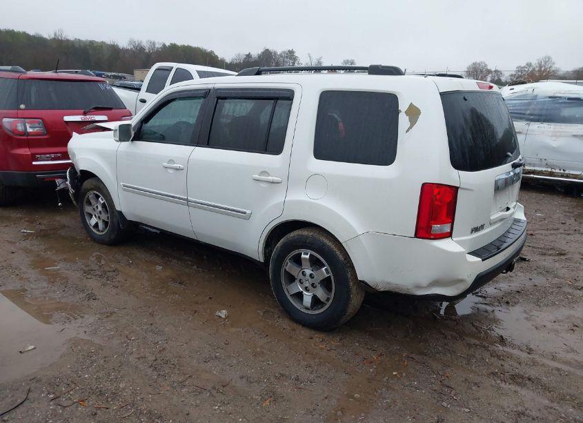 Photo 3 of 2011 Honda Pilot TOURING (VIN 5FNYF4H93BB069345)