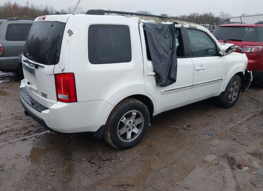 Photo 4 of 2011 Honda Pilot TOURING (VIN 5FNYF4H93BB069345)