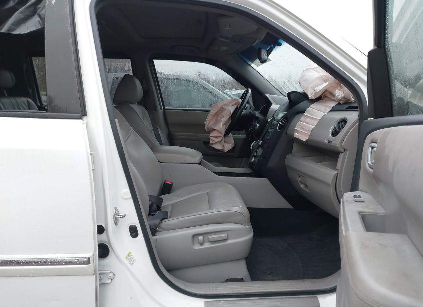 Photo 5 of 2011 Honda Pilot TOURING (VIN 5FNYF4H93BB069345)