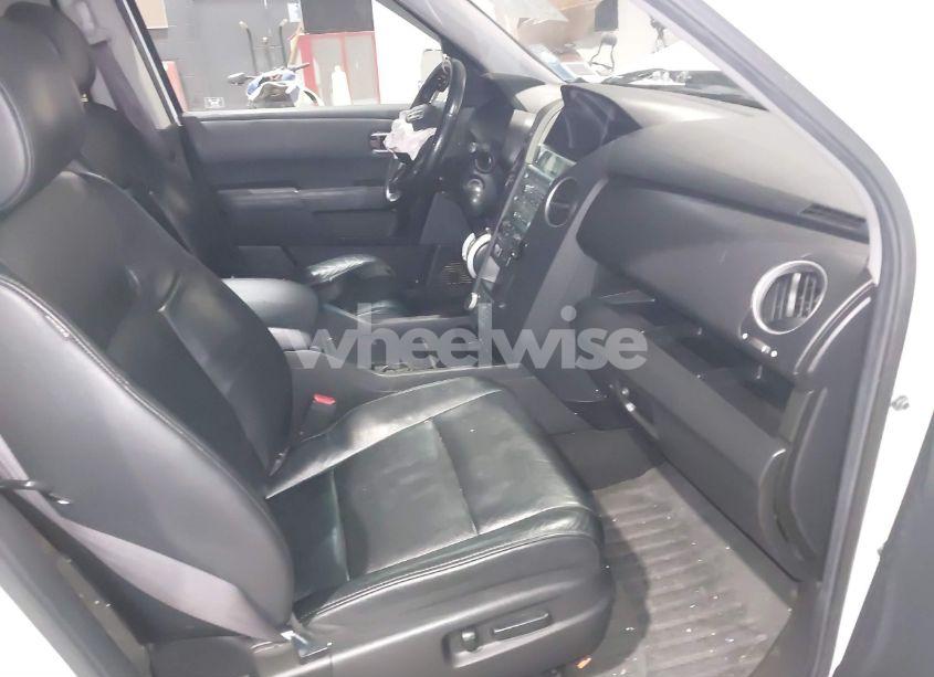 Photo 5 of 2011 Honda Pilot TOURING (VIN 5FNYF4H93BB084167)