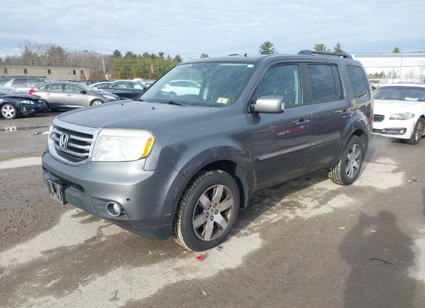 Photo 2 of 2013 Honda Pilot TOURING (VIN 5FNYF4H93DB008032)