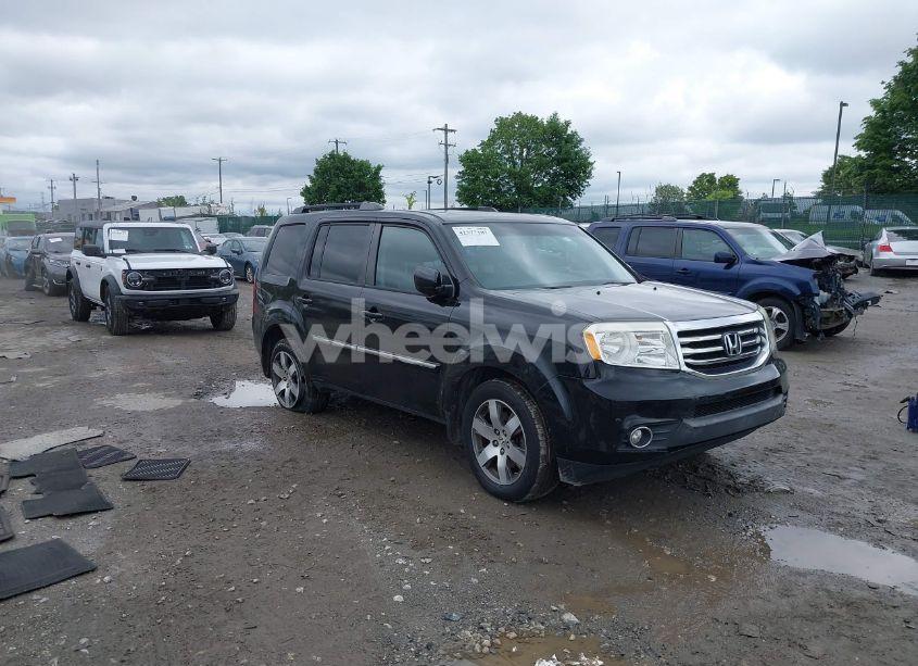 2013 Honda Pilot TOURING (VIN 5FNYF4H93DB053570) main photo