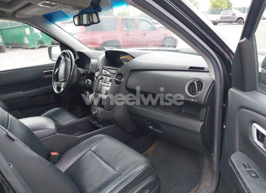 Photo 5 of 2013 Honda Pilot TOURING (VIN 5FNYF4H93DB053570)