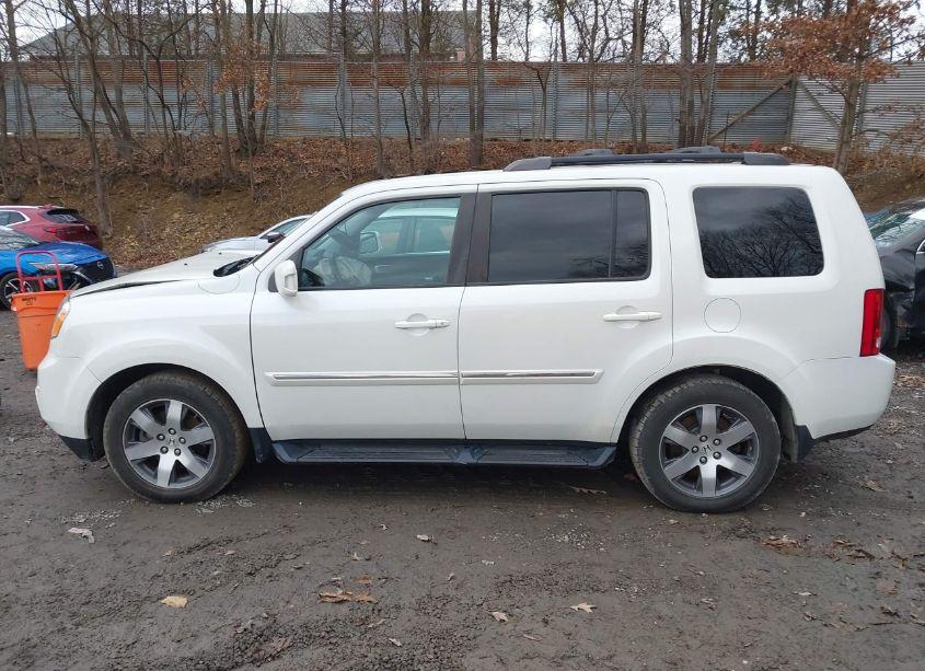 Photo 15 of 2015 Honda Pilot TOURING (VIN 5FNYF4H93FB008552)