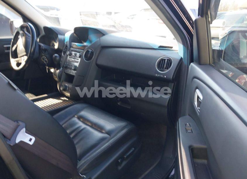 Photo 5 of 2012 Honda Pilot TOURING (VIN 5FNYF4H94CB071266)