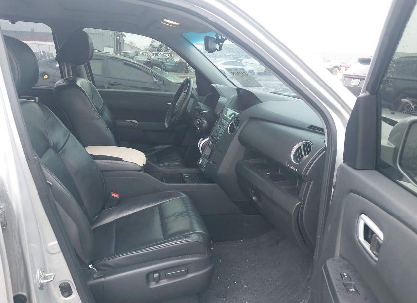 Photo 5 of 2011 Honda Pilot TOURING (VIN 5FNYF4H95BB062641)