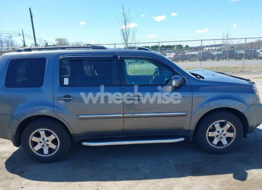 Photo 13 of 2011 Honda Pilot TOURING (VIN 5FNYF4H95BB090892)