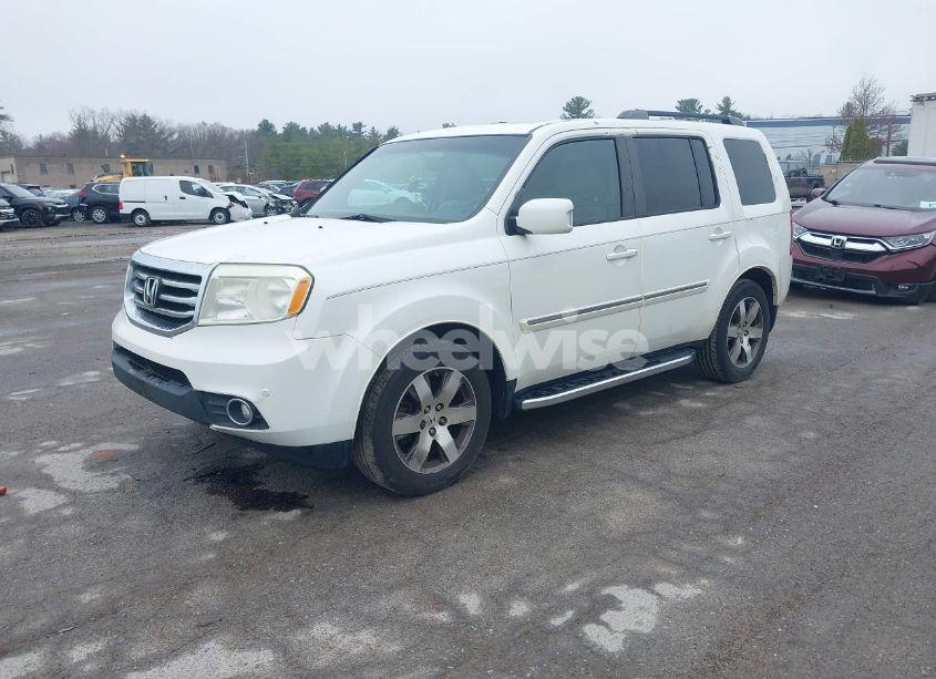 Photo 2 of 2013 Honda Pilot TOURING (VIN 5FNYF4H95DB011661)