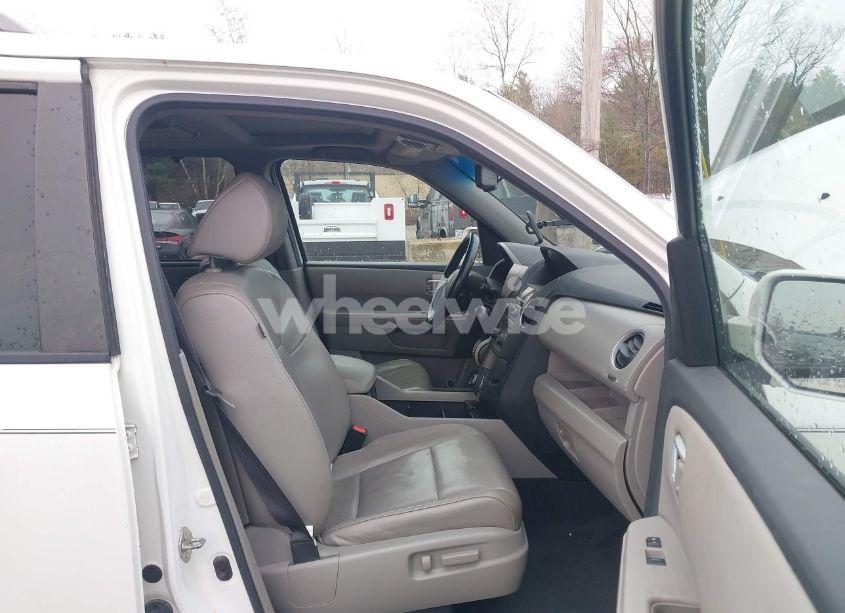 Photo 5 of 2013 Honda Pilot TOURING (VIN 5FNYF4H95DB011661)