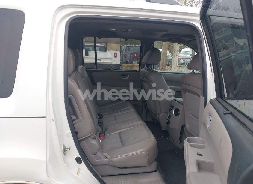 Photo 8 of 2013 Honda Pilot TOURING (VIN 5FNYF4H95DB011661)