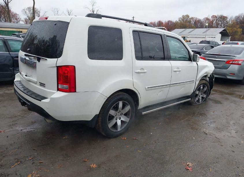 Photo 4 of 2013 Honda Pilot TOURING (VIN 5FNYF4H95DB013832)