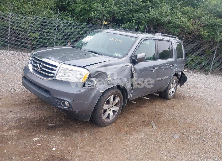Photo 2 of 2013 Honda Pilot TOURING (VIN 5FNYF4H95DB027343)