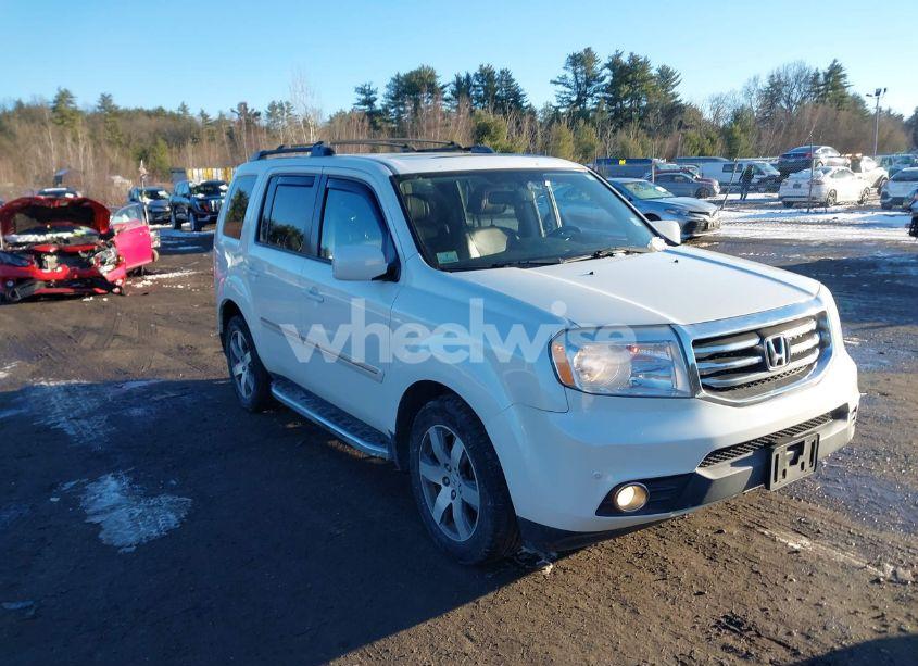 2015 Honda Pilot TOURING (VIN 5FNYF4H95FB029807) main photo