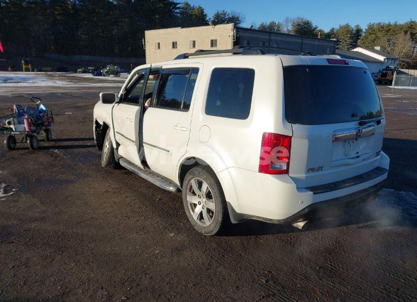 Photo 3 of 2015 Honda Pilot TOURING (VIN 5FNYF4H95FB029807)