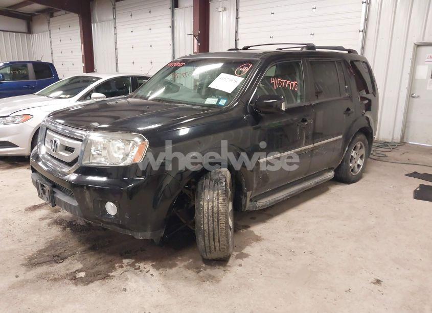 Photo 2 of 2010 Honda Pilot TOURING (VIN 5FNYF4H96AB007923)