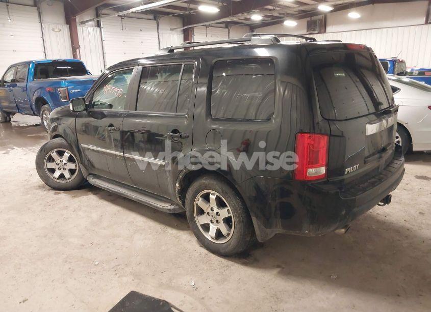 Photo 3 of 2010 Honda Pilot TOURING (VIN 5FNYF4H96AB007923)