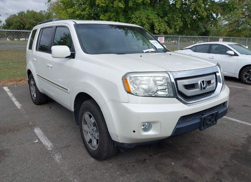 2011 Honda Pilot TOURING (VIN 5FNYF4H96BB006451) main photo