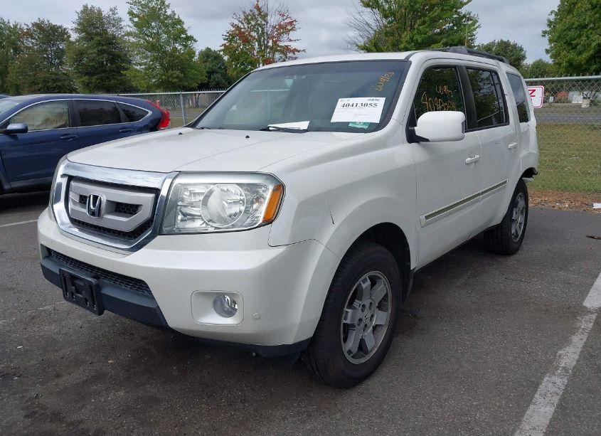 Photo 2 of 2011 Honda Pilot TOURING (VIN 5FNYF4H96BB006451)