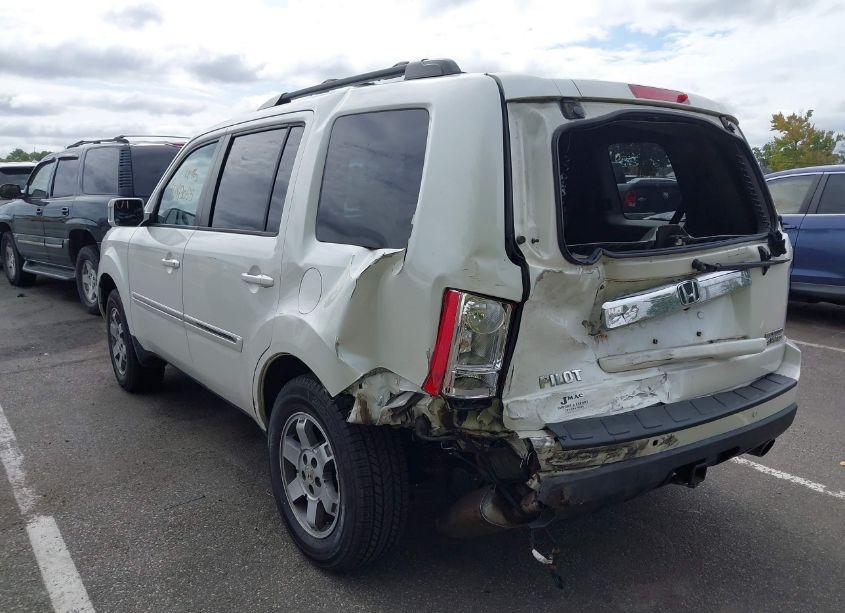 Photo 3 of 2011 Honda Pilot TOURING (VIN 5FNYF4H96BB006451)