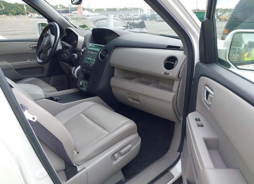 Photo 5 of 2011 Honda Pilot TOURING (VIN 5FNYF4H96BB006451)