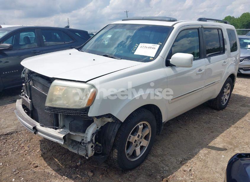 Photo 2 of 2011 Honda Pilot TOURING (VIN 5FNYF4H96BB037120)