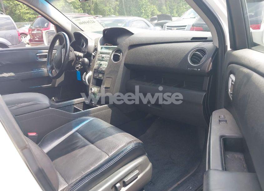 Photo 5 of 2011 Honda Pilot TOURING (VIN 5FNYF4H96BB037120)