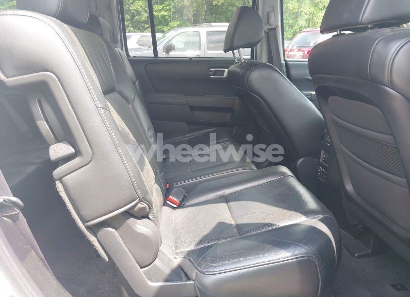 Photo 8 of 2011 Honda Pilot TOURING (VIN 5FNYF4H96BB037120)