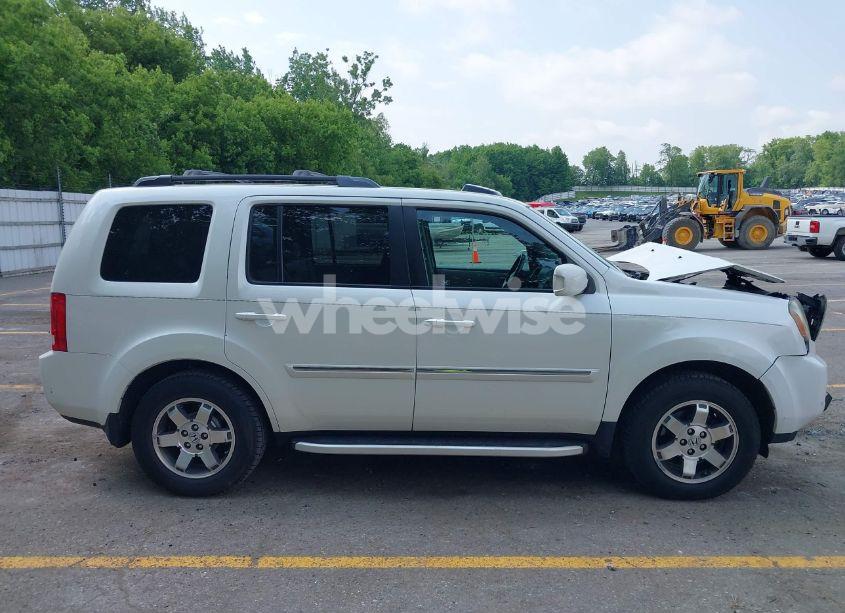 Photo 13 of 2011 Honda Pilot TOURING (VIN 5FNYF4H96BB082963)