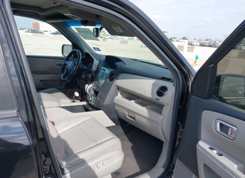 Photo 5 of 2011 Honda Pilot TOURING (VIN 5FNYF4H96BB089363)