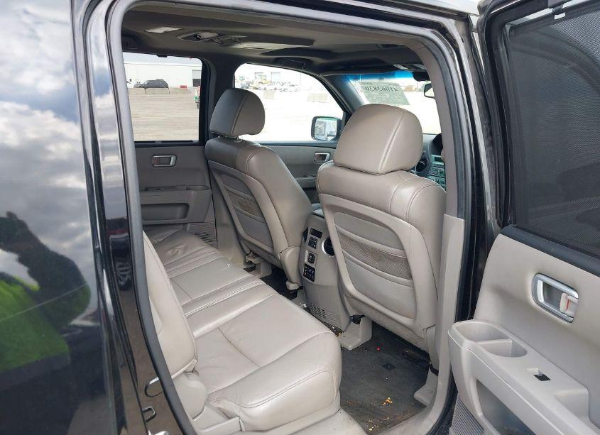 Photo 8 of 2011 Honda Pilot TOURING (VIN 5FNYF4H96BB089363)