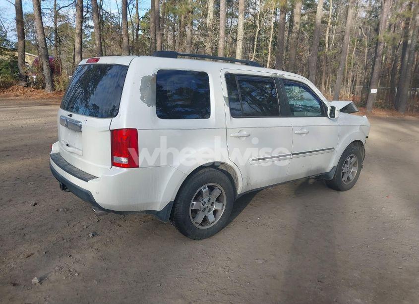 Photo 4 of 2011 Honda Pilot TOURING (VIN 5FNYF4H96BB105979)